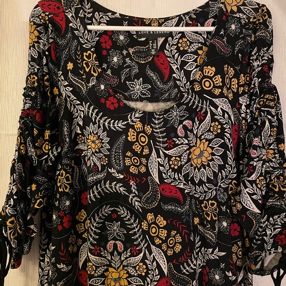 Love and Legend dress - Picture 2 of 7